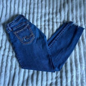 Womens US26 Silver Jeans Dark Blue Distressed Denim Jeans